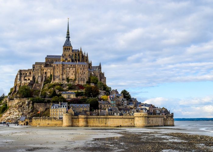 mont-saint-michel-2489345_1280